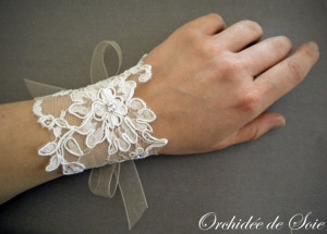 Bracelet de mariée en dentelle