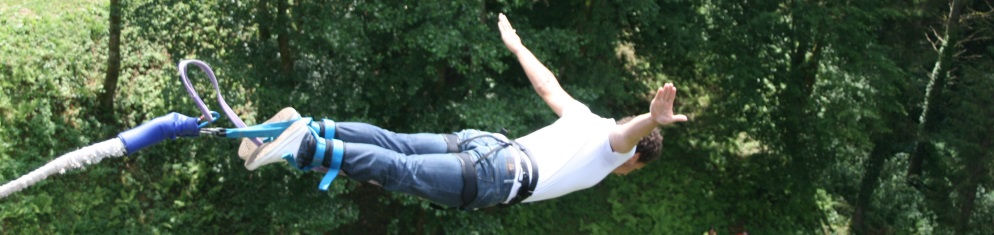 Saut à l’élastique d’un viaduc.